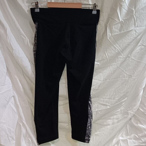 Victoria Secret Capri Leggings Ladies Small Black and white Side Dtl Activewear - Picture 5 of 6